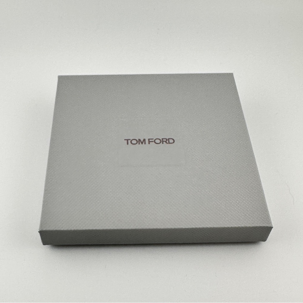 🆕 TOM FORD Elegant Gold Compact Mirror with Velvet Bag & Box - Picture 9 of 10